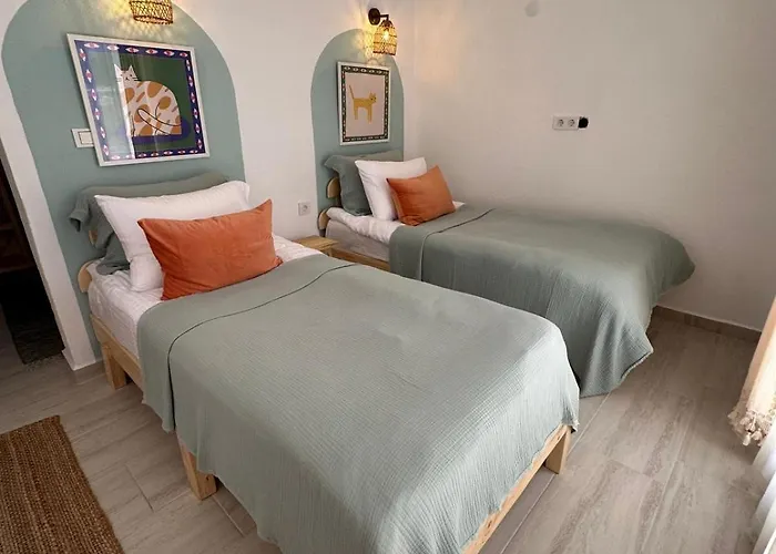 Monk Island Hotel *